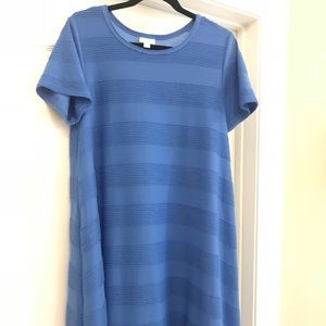 Large pintucked Lularoe Carly